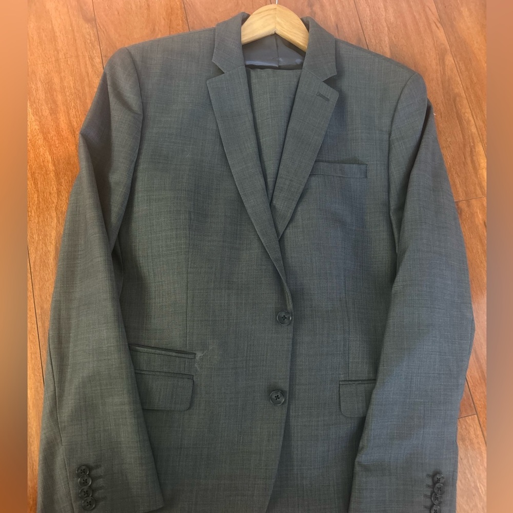 Express suit, grey color, the pants are size 32/32, the coat is a size 42R
